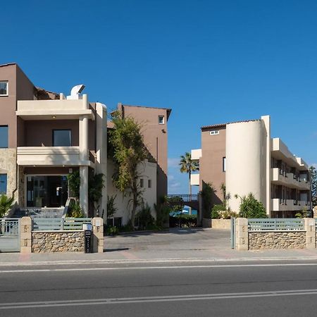 Hotel Haris On The Beach Agia Marina Dış mekan fotoğraf