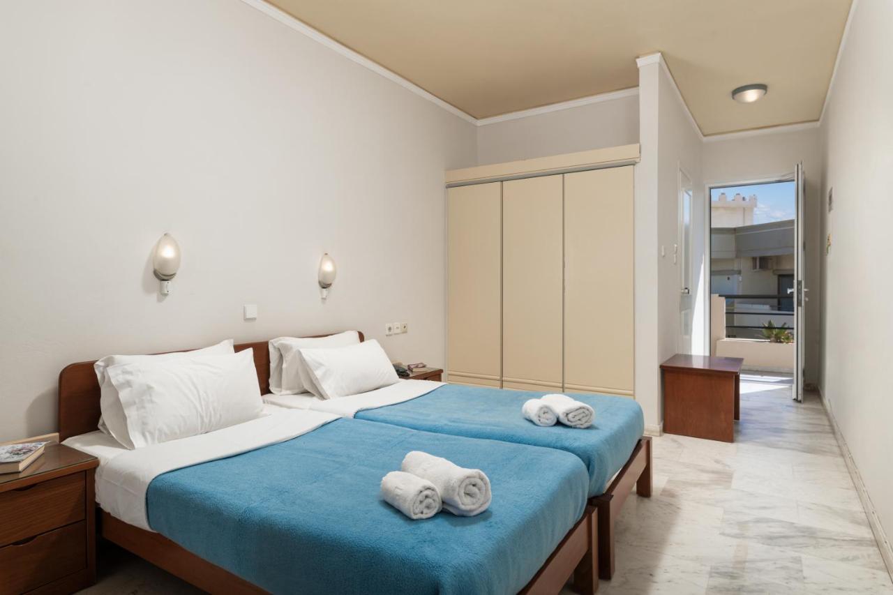 Hotel Haris On The Beach Agia Marina Dış mekan fotoğraf