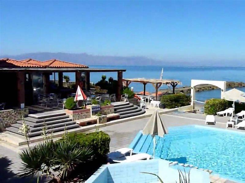 Hotel Haris On The Beach Agia Marina Dış mekan fotoğraf