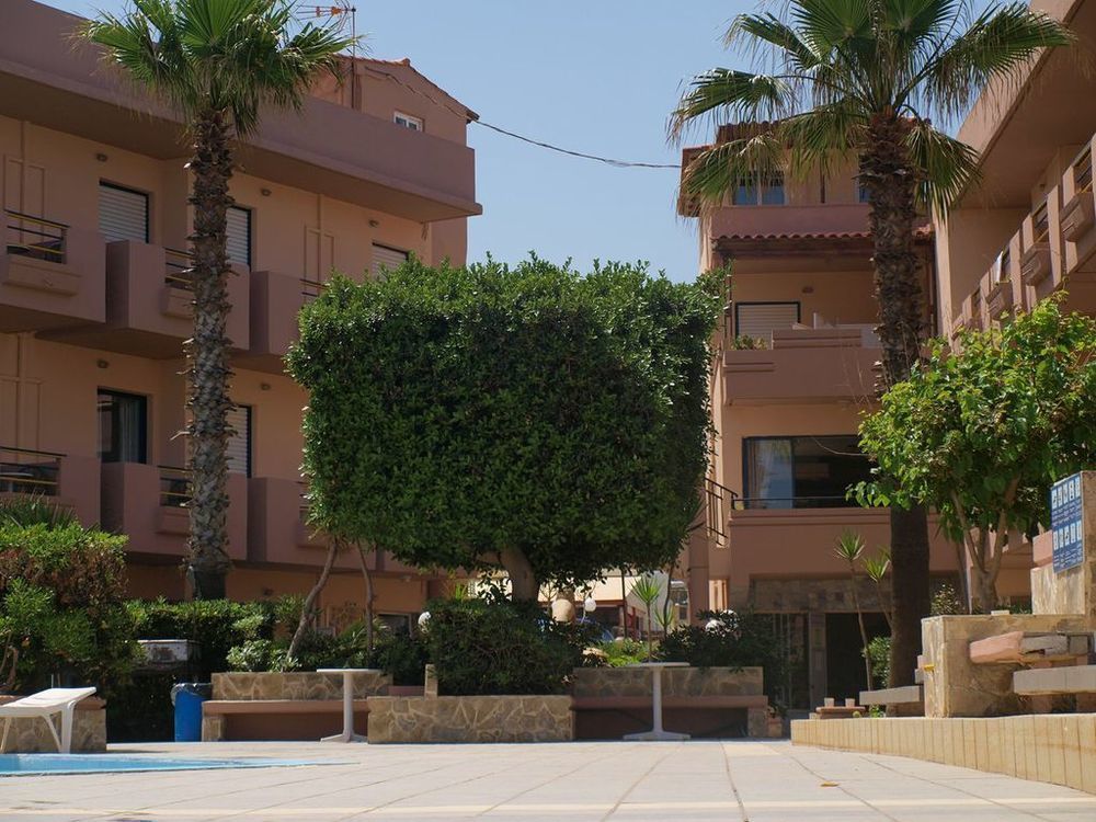 Hotel Haris On The Beach Agia Marina Dış mekan fotoğraf
